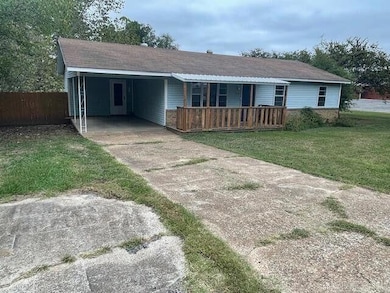 235 E 10th St, Newark, AR 72562 - photo 2