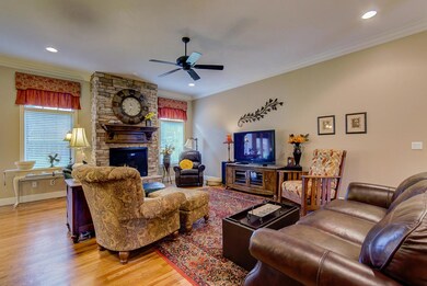 1328 Eaglesgate-12