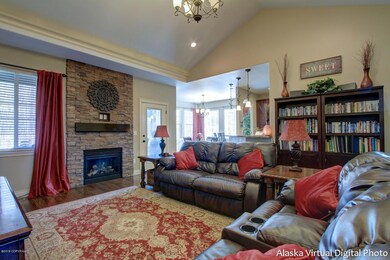 Floor to Ceiling Gas Fireplace