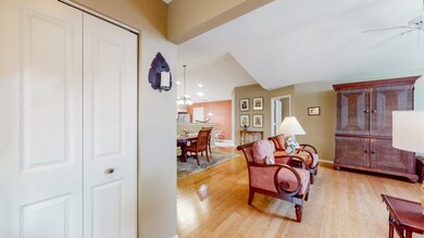 825 Havenshire Rd, Naperville, IL 60565 - photo 5