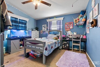 3000 S Chester Ave unit 14, Bakersfield, CA 93304 - photo 5