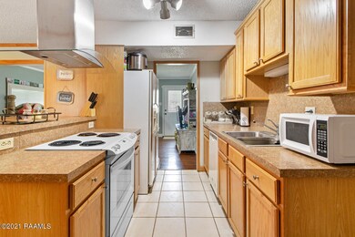 108 Trojan Place-2