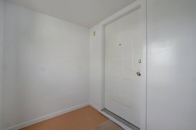 1163 S Glenn Ave-9