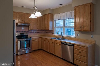 302 Buskin Ct, Severn, MD 21144 - photo 4