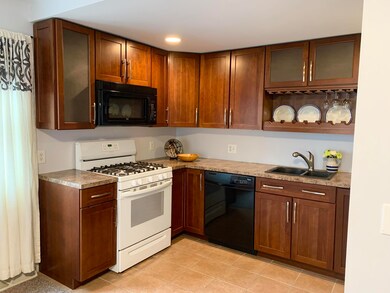 Maplewood Kitchen Left