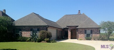 308 Montrachet Dr, Port Allen, LA 70767 - photo 2