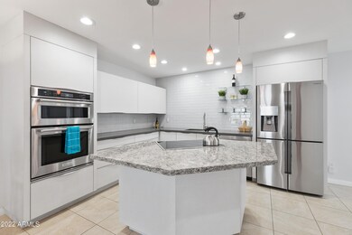 love this kitchen