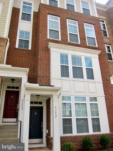 43609 Helmsdale Terrace, Chantilly, VA 20152 - photo 2