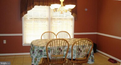 1711 Dana St unit 4, Crofton, MD 21114 - photo 2