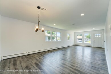 08-Living & Dining Room