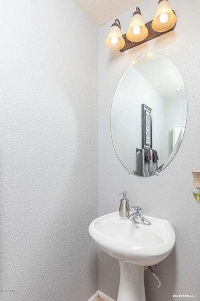 Half Bath -Down-Harwell