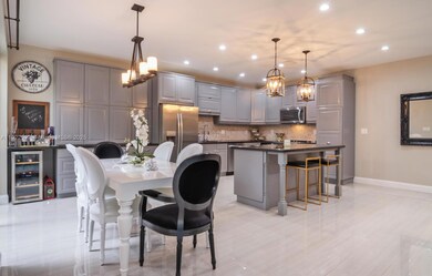 1140 Chestnut Ln unit 1140, Hollywood, FL 33019 - photo 3