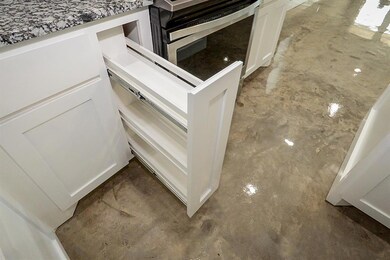 512 W Locust St, Whitewright, TX 75491 - photo 5