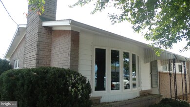 806 S Washington St, Greencastle, PA 17225 - photo 2