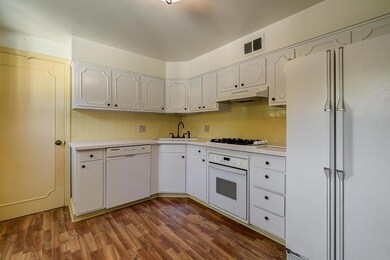 1631_Roxbury_-_B7-11