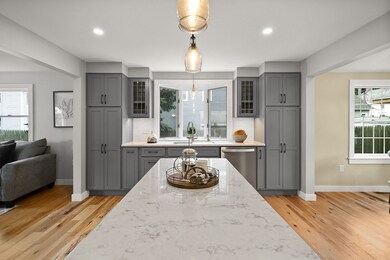 18 Franklin St, Newburyport, MA 01950 - photo 5