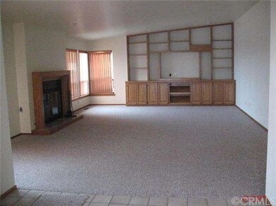 Large living room area which is great for entertai