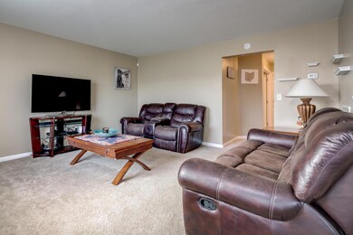 08 - 7549 Maple Trunk Drive-9.jpg