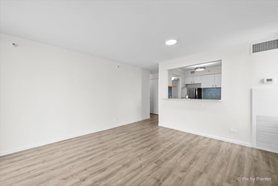 unlisted-address, Chicago, IL 60613 - photo 3