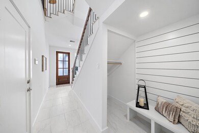 835 Fisher St unit D, Houston, TX 77018 - photo 2