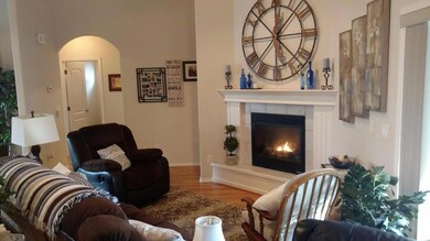 667 Mountain Ave, Central Point, OR 97502 - photo 4