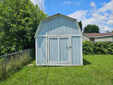 922 Berkley St, Carpentersville, IL 60110 - photo 4