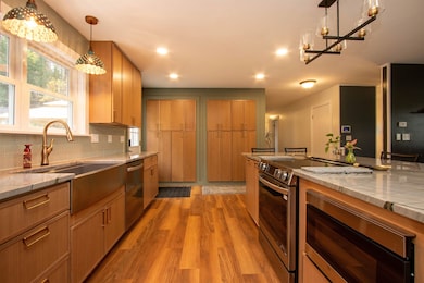 172 Lawrence Cir, Saint Johnsbury, VT 05819 - photo 7