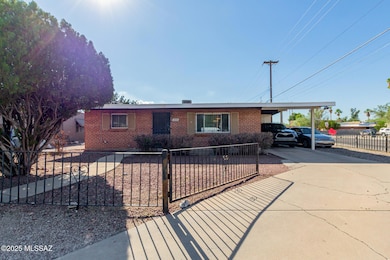 2777 N Alvernon Way, Tucson, AZ 85712 - photo 4