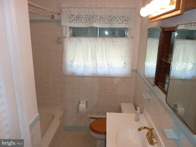 7521 Hillsway Ave, Parkville, MD 21234 - photo 6