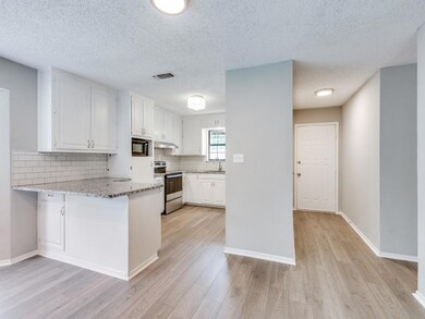 900 Fawn Dr, Granbury, TX 76049 - photo 7