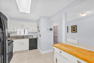 9800 N Hollybrook Lake Dr unit 210, Pembroke Pines, FL 33025 - photo 5