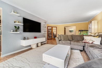 Living room - alternative view