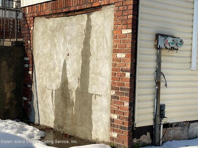 231 Regis Dr, Staten Island, NY 10314 - photo 2