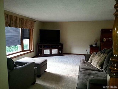 Living Room Spacious and bright