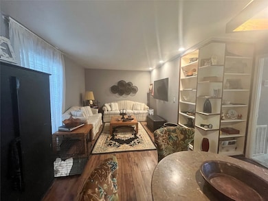 5861 Inwood Dr unit 9, Houston, TX 77057 - photo 6