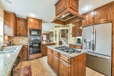 4008 Hazelwood Dr, Pearland, TX 77584 - photo 7