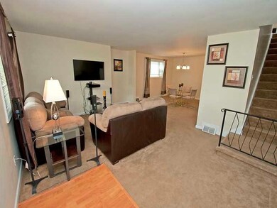Entry/Foyer.