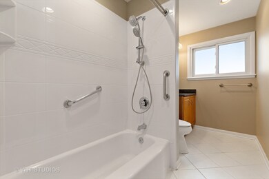 852 S Cedar Ave, Elmhurst, IL 60126 - photo 7