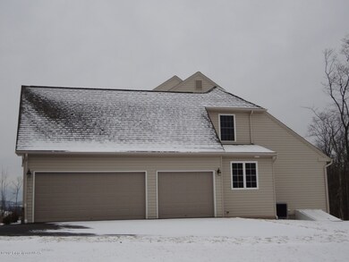 1104 Woodberry Dr, Mountain Top, PA 18707 - photo 2