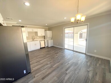Eat-In Kitchen Area
