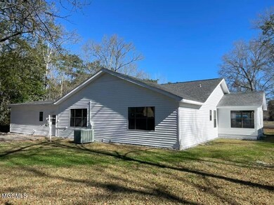 1121 Goodyear Blvd, Picayune, MS 39466 - photo 3