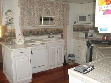 Lots of storage in kitchen.