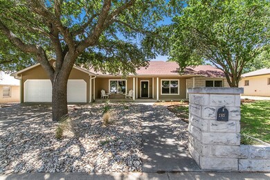 105 Edgewood Dr, Fredericksburg, TX 78624 - photo 3