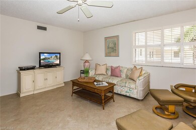 Central Gardens unit 216, Naples, FL 34102 - photo 2