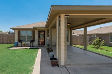 321 Candlewood Cir, Gainesville, TX 76240 - photo 3