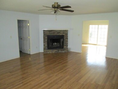 321 Kay Dr NE, Dalton, GA 30721 - photo 6