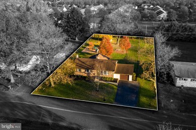 35 Roberta Ln, Royersford, PA 19468 - photo 2