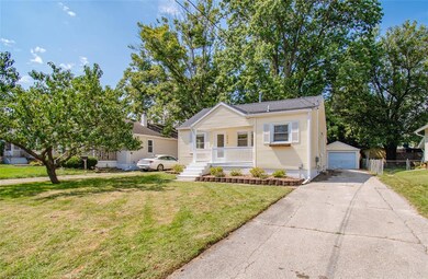 2214 36th St, Des Moines, IA 50310 - photo 2