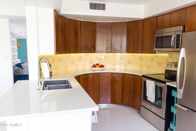 3713 E Glenrosa Ave, Phoenix, AZ 85018 - photo 4