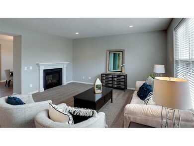 Another angle of the family room, to enjoy the vie